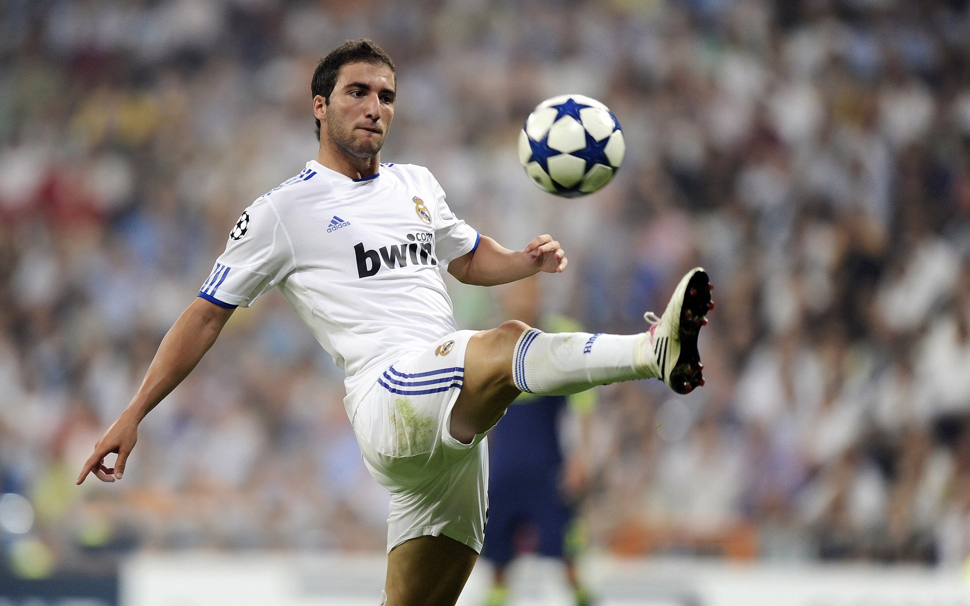 Uzi官方宣布刷新纪录新规,公牛引发争议!比赛高潮迭起